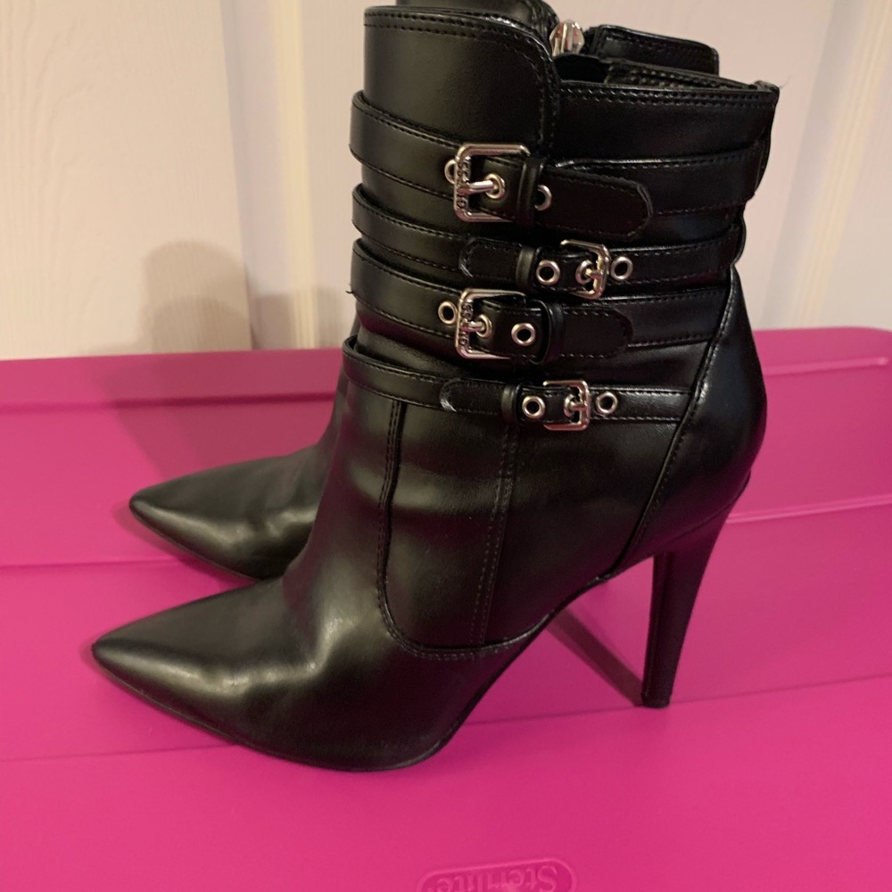 Women’s Guess ankle boot